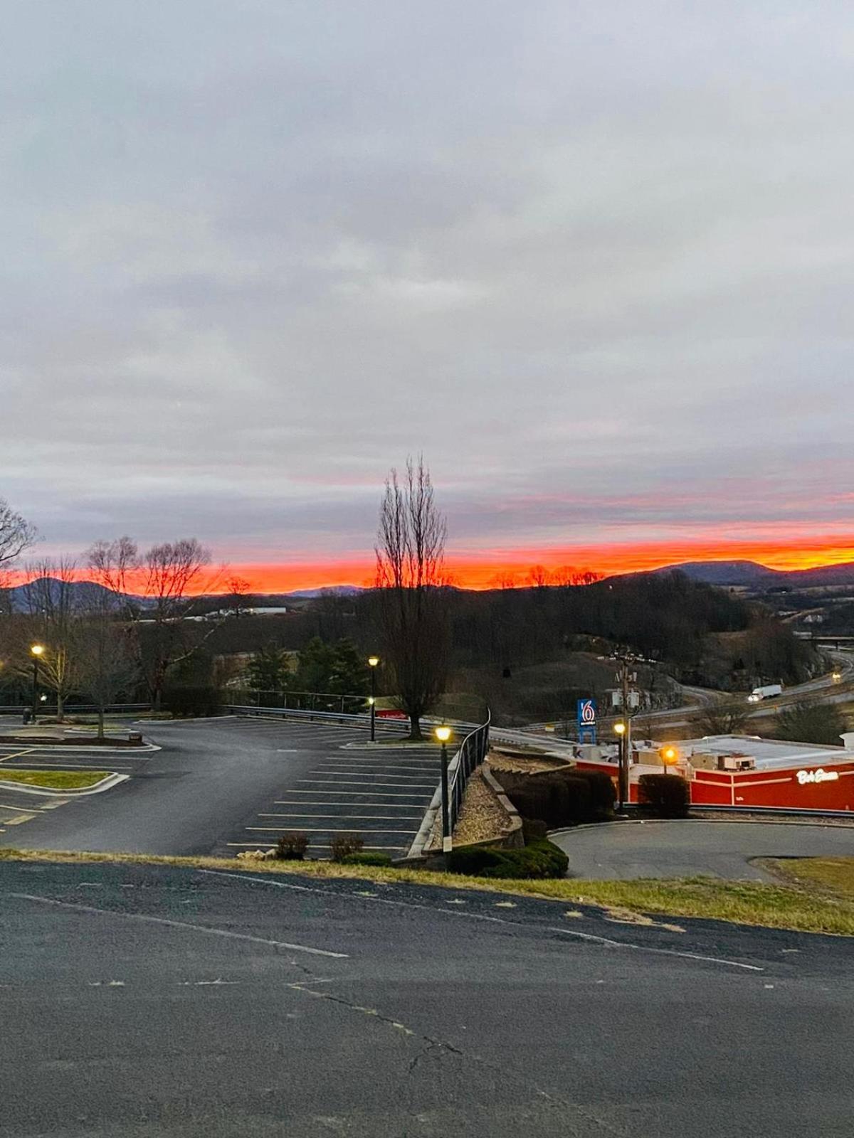 Travelodge By Wyndham Wytheville Εξωτερικό φωτογραφία